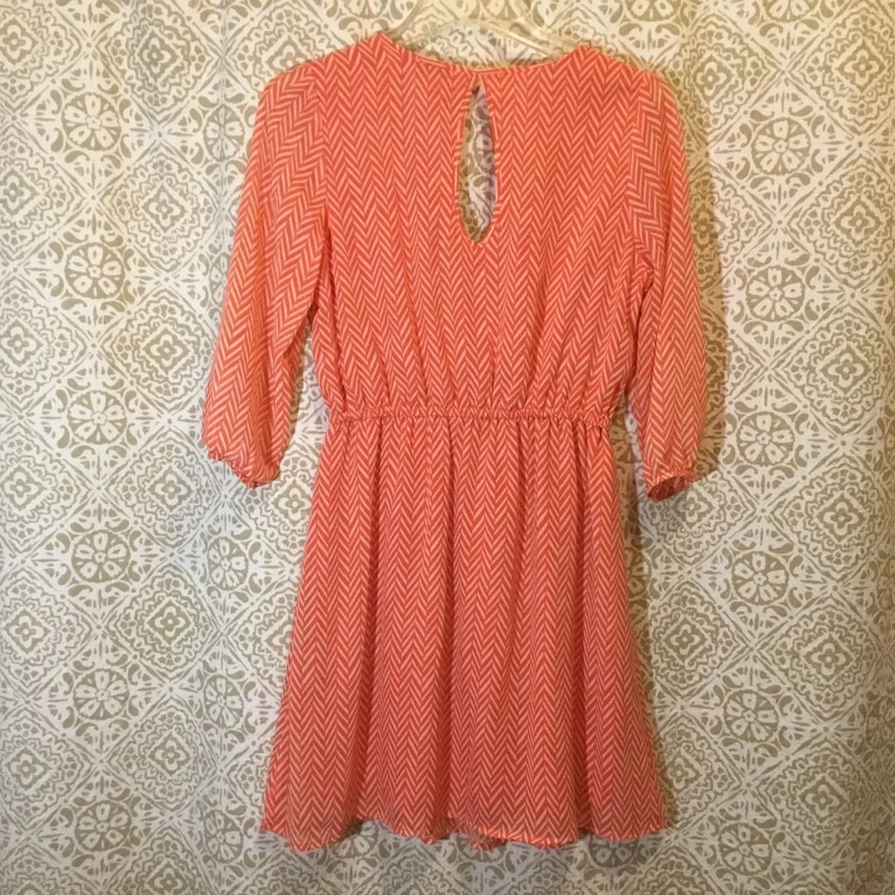 BeBop Orange & White Chevron Print V-Neck Elastic Waist 3/4 Sleeveless Dress EUC - Picture 6 of 8